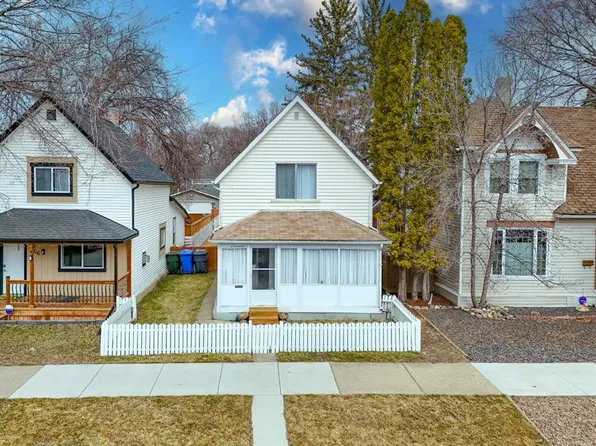 870 Balmoral St SE, Medicine Hat, AB T1A 0W5