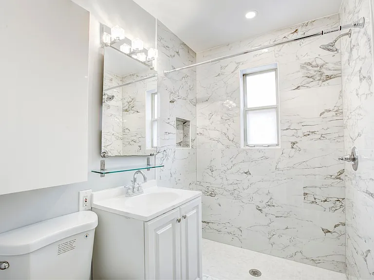 5431 Connecticut Ave NW #302 — Photo 4