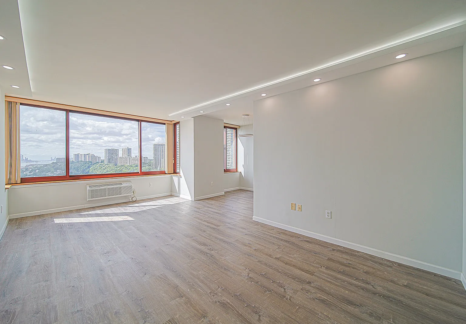 1 bed, 1.5 bath, 990 sqft, $3,400 — Photo 1