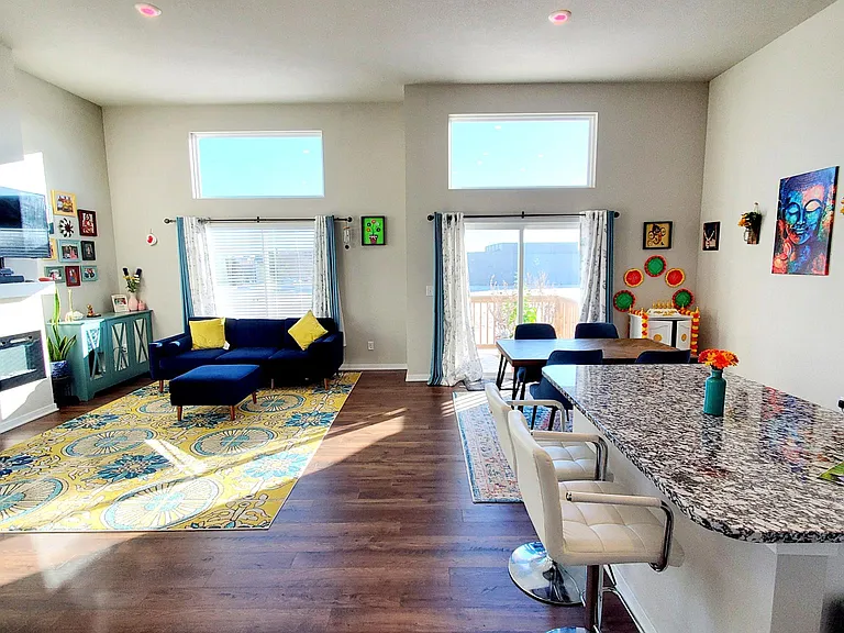 381 NE Mink Dr — Photo 2