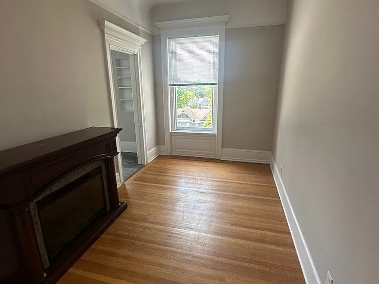 254 N Allegheny St — Photo 32
