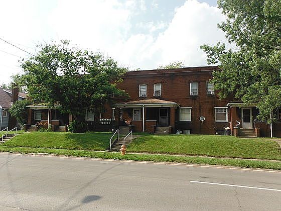1st image of 2624 Oakwood Ave