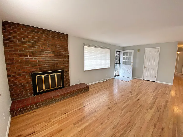 10640 W 62nd Pl — Photo 5