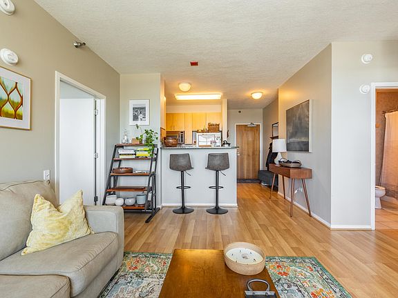 5th image of 600 N Kingsbury St APT 1201