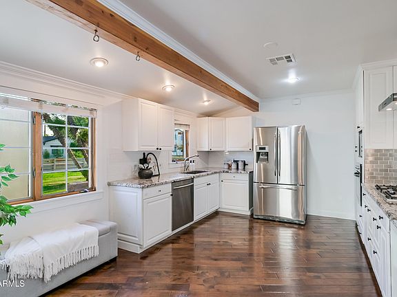 3rd image of 5328 E PINCHOT Avenue
