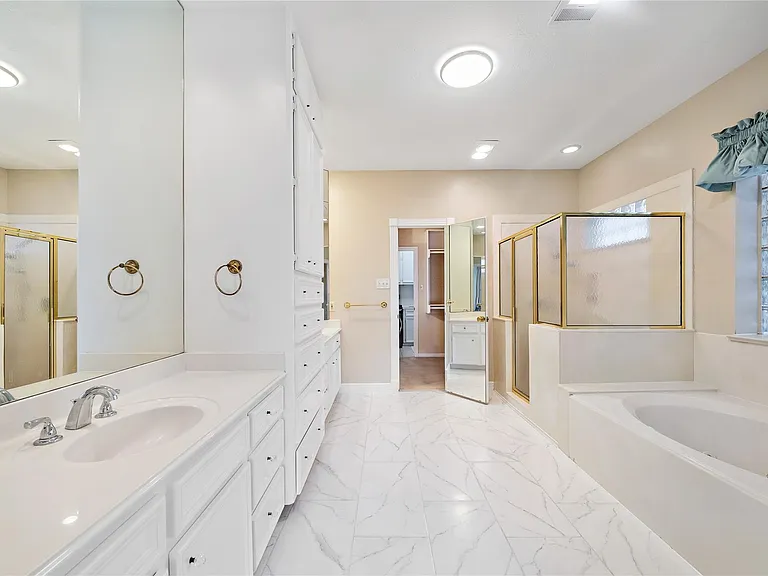 13811 Muirfield Village Dr — Photo 16
