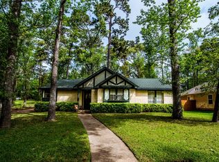 1844 Green Briar Dr, Huntsville, TX 77340