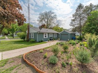 706 9th Ave, Baraboo, WI 53913