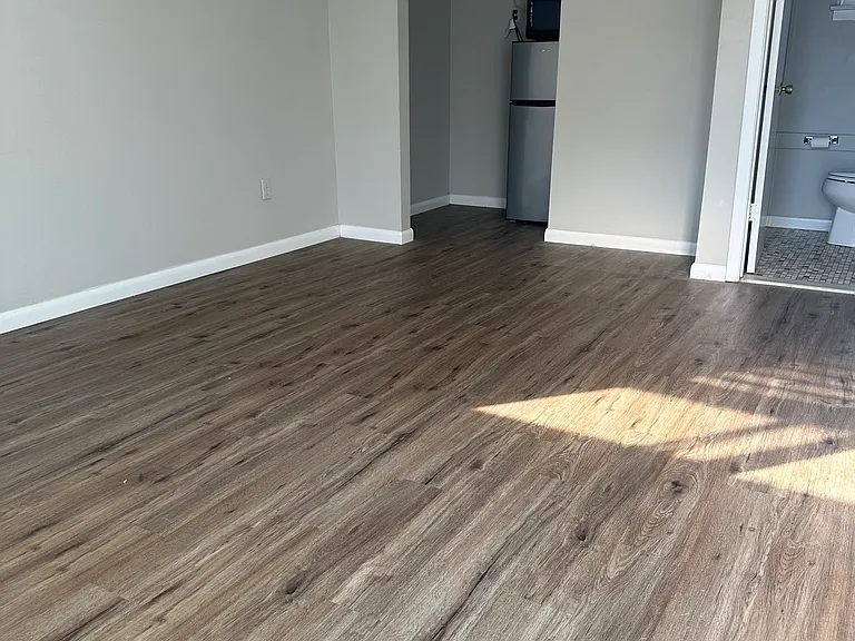 2501 Lakewood Rd — Photo 2