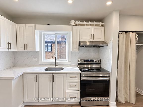 4th image of 65 Miramar Cres