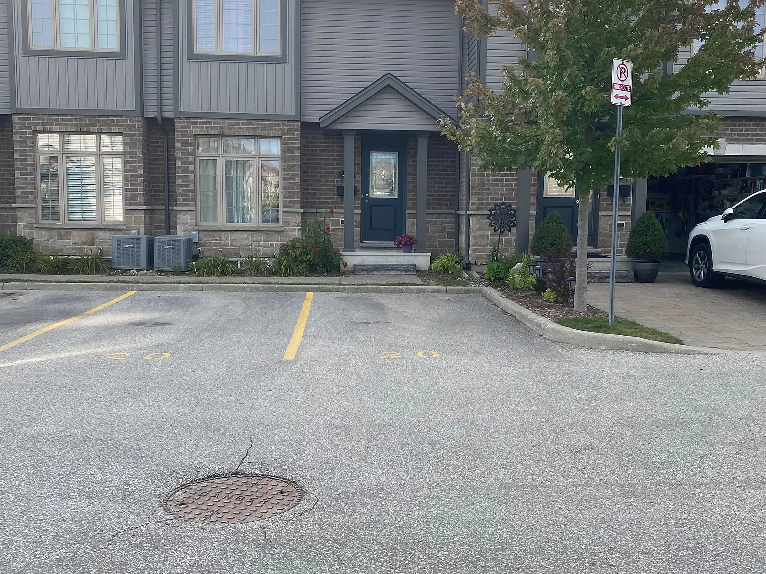 3 bed, $2,350 — Photo 1