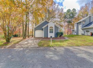 10 Pipers Glen Ct, Greensboro, NC 27406