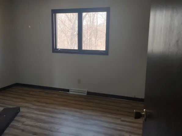 321 Jodi Ln #A, Valparaiso, IN 46385