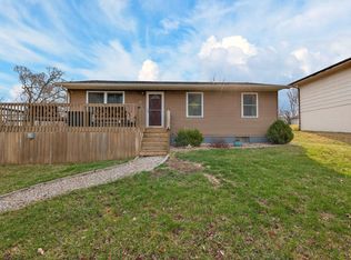 137 Vera Dr, Waterloo, IA 50701