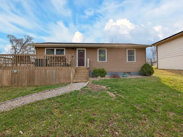 137 Vera Dr, Waterloo, IA 50701