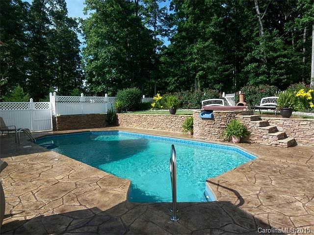 1st image of 983 Pinkney Pl