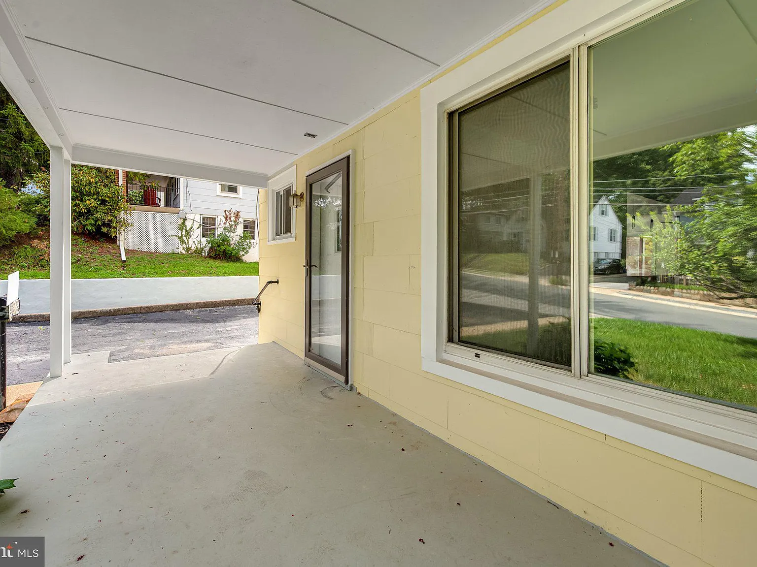 5 bed, 4.0 bath, 2797 sqft, $4,800 — Photo 3