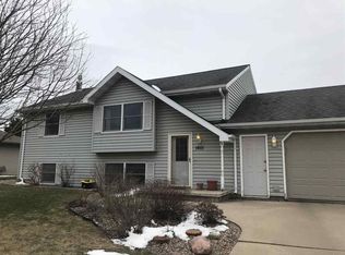 1601 S Sundown Ln, Appleton, WI 54915