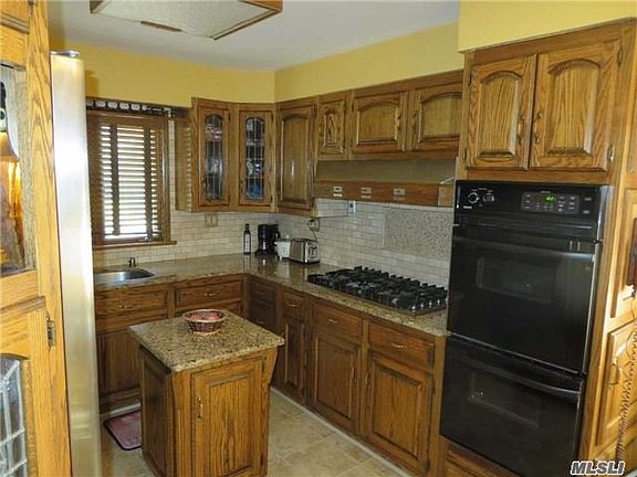 2nd image of 874 Willowbend Ln