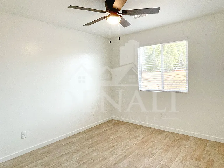 733 S 96th Pl #2 — Photo 8