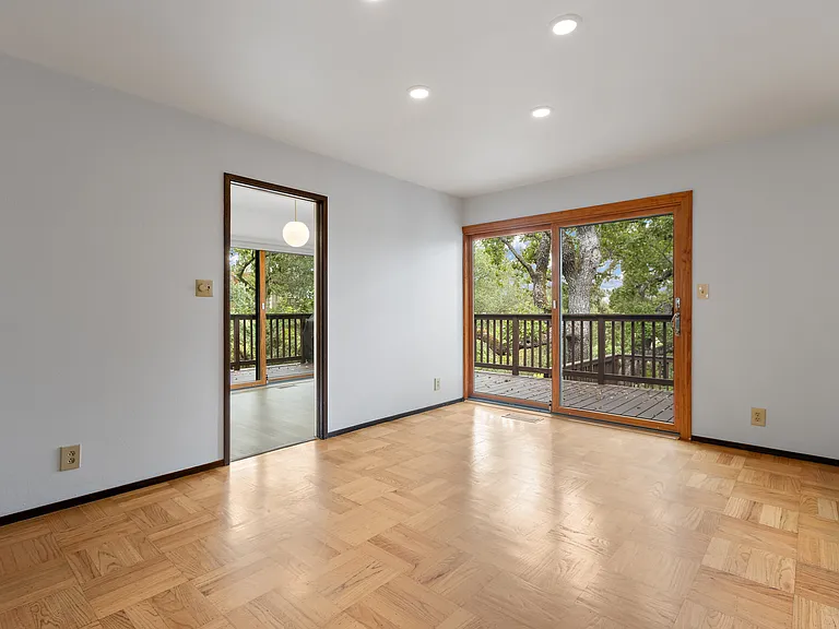 20 Richelle Ct — Photo 12