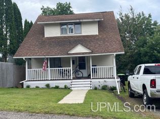 623 E East St, Iron Mountain, MI 49801