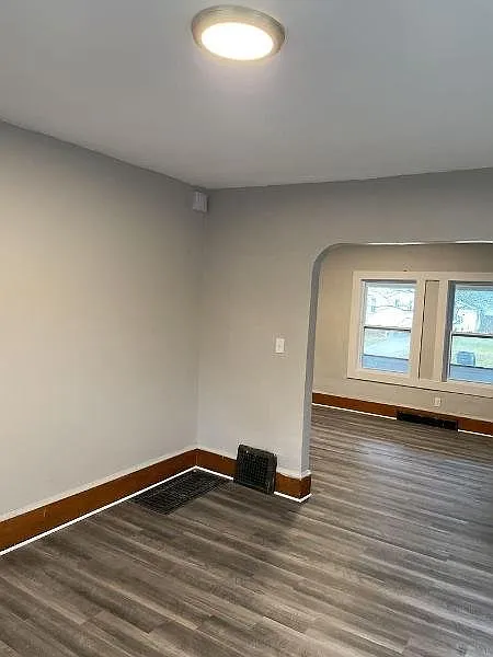 3 bed, 2.5 bath, 1290 sqft, $1,172 — Photo 4