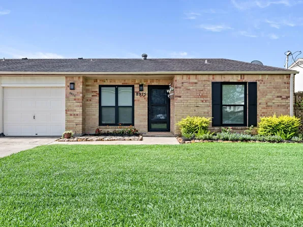 8975 Glen Meadow Ln, Beaumont, TX 77706