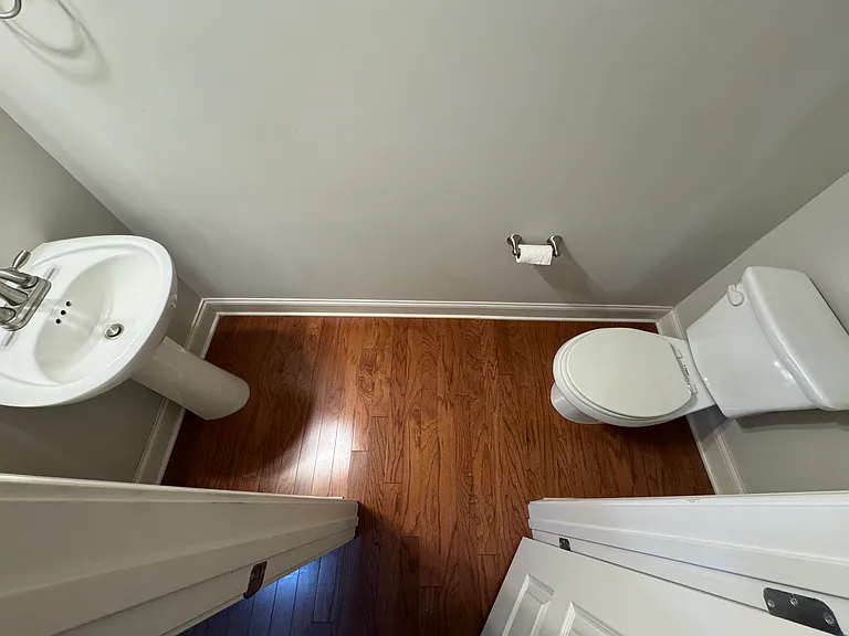10584 Naramore Ln — Photo 10