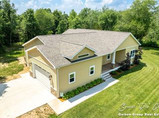 9643 Coyote Trl, Belding, MI 48809