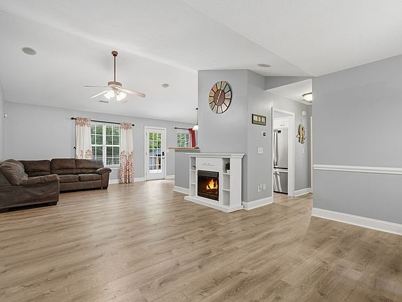 3rd image of 694 Wingate Rd