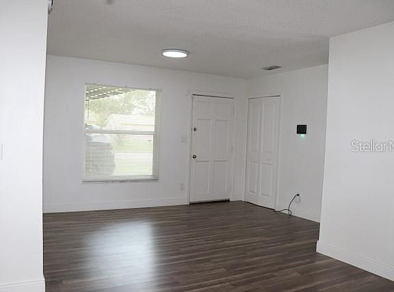 3rd image of 2113 LA DUE COURT