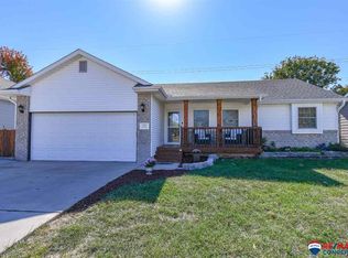 1745 Annette Ln, Lincoln, NE 68512
