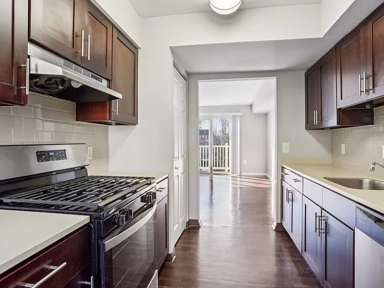 Northampton Crossing Apartments and Townhomes — Photo 18