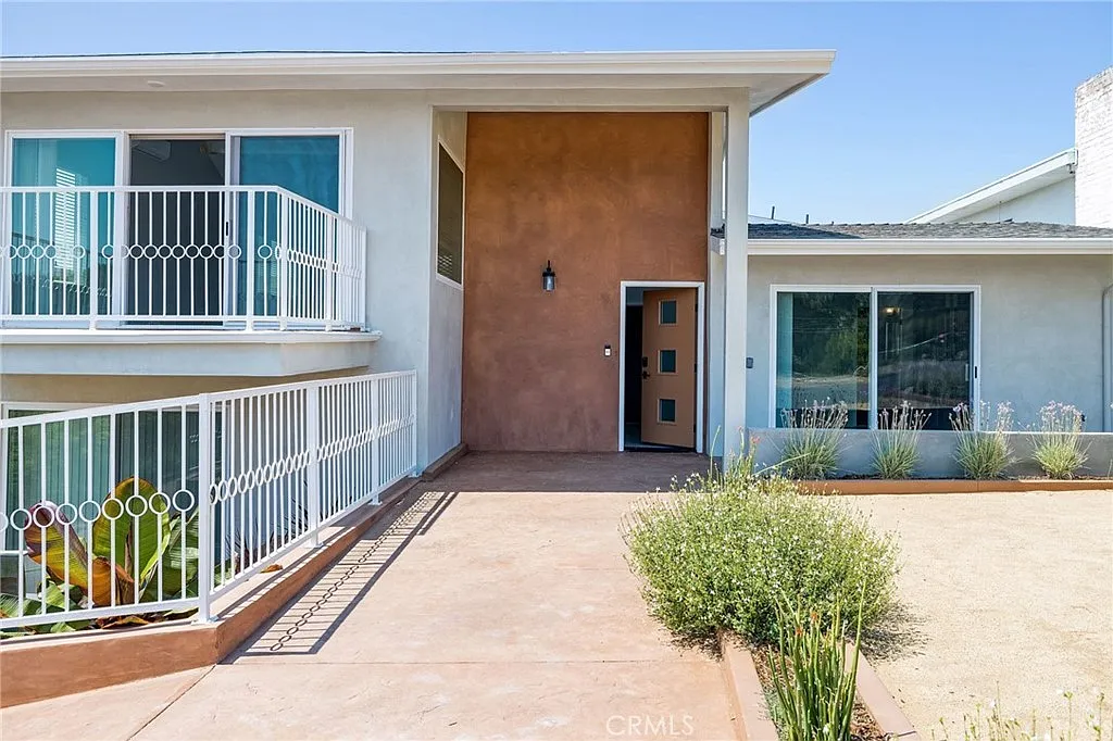 4 bed, 3.5 bath, 1880 sqft, $7,000 — Photo 1