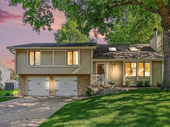 14426 W 92nd Ter, Lenexa, KS 66215