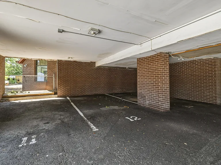 183 Livingston Pl — Photo 2
