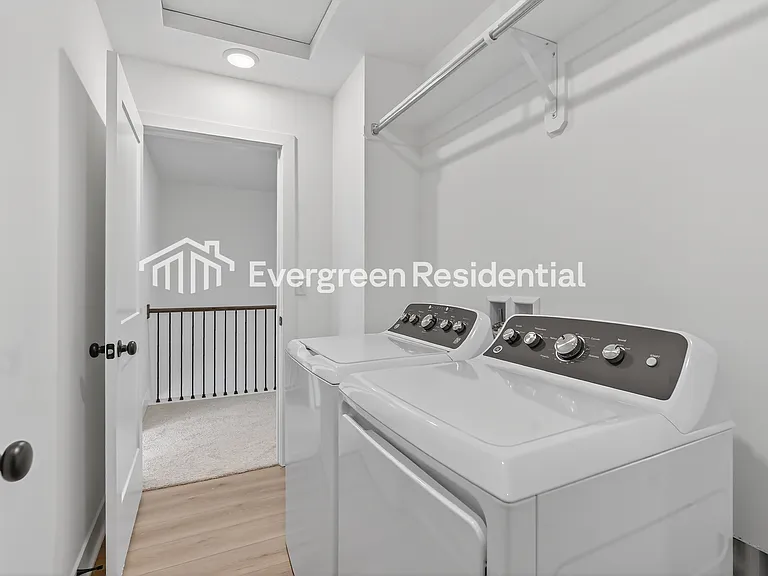 Barryview Townhomes — Photo 36