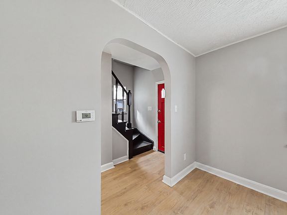 3rd image of 5732 North Way