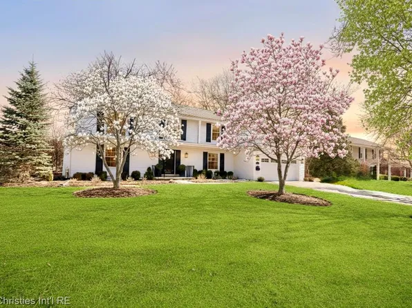 3279 E Breckenridge Ln, Bloomfield Hills, MI 48301