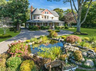 661 Middle Rd, Bayport, NY 11705