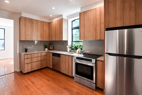 Rented by The Agency | media 15