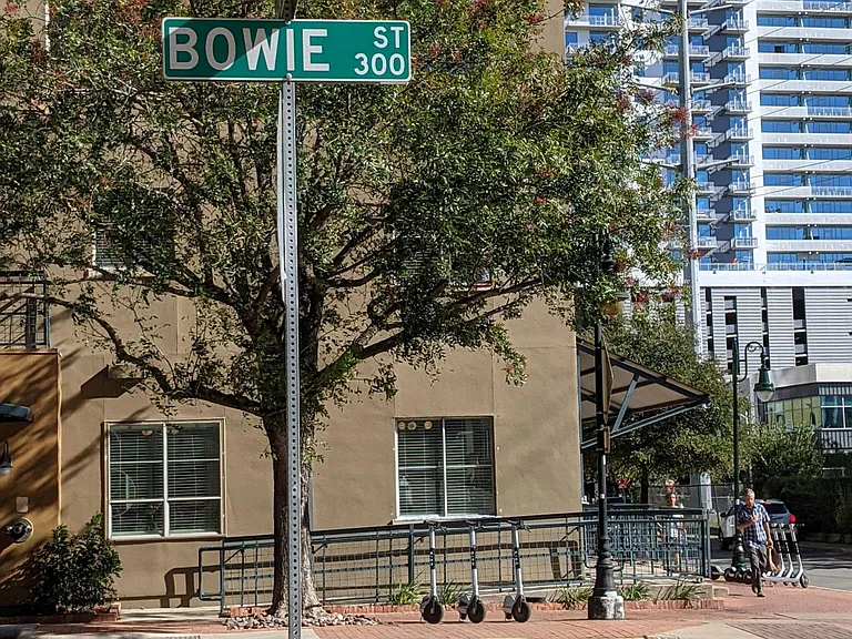 300 Bowie St #3704 — Photo 53