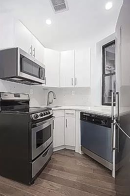 2nd image of 19 Eldridge St APT 19