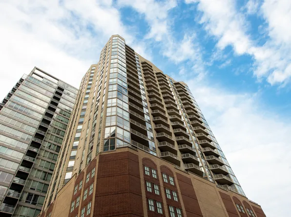 645 N Kingsbury St, Chicago, IL