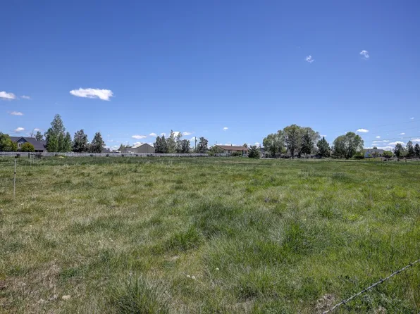 700 NW 32nd St, Redmond, OR 97756
