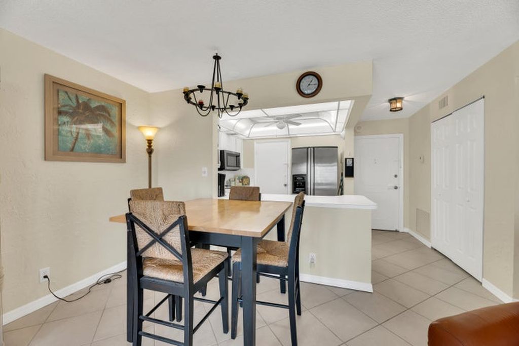 133 N Pompano Beach Blvd APT 708, photo 6