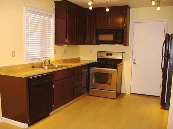 3rd image of 568 Ewell Ct