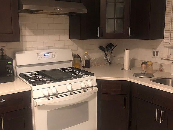 4th image of 11135 172nd St
