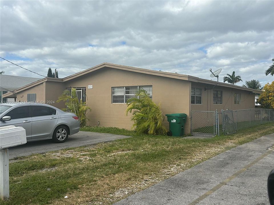 2nd image of 7471-73 SW 22nd St